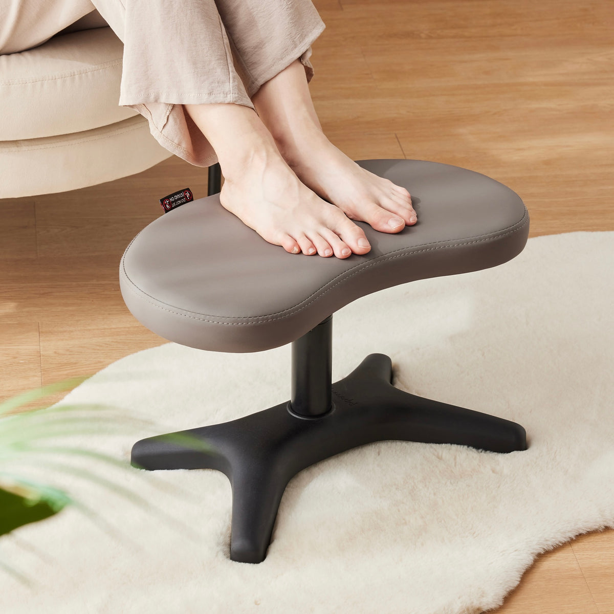 Pipersong Cross Legged Footrest